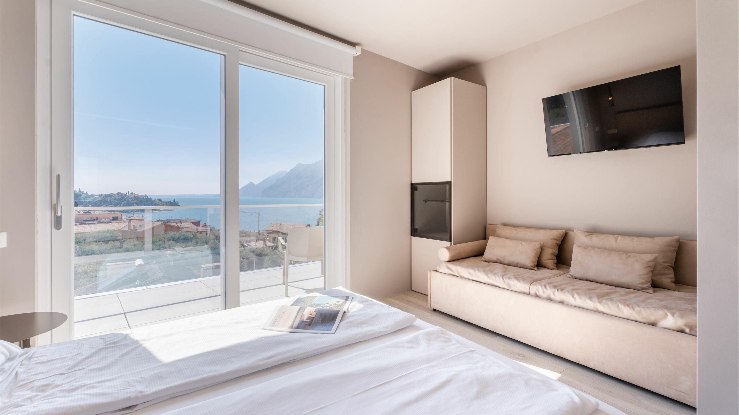 Junior Suite with balcony and lake view - HOTEL DIANA MALCESINE 