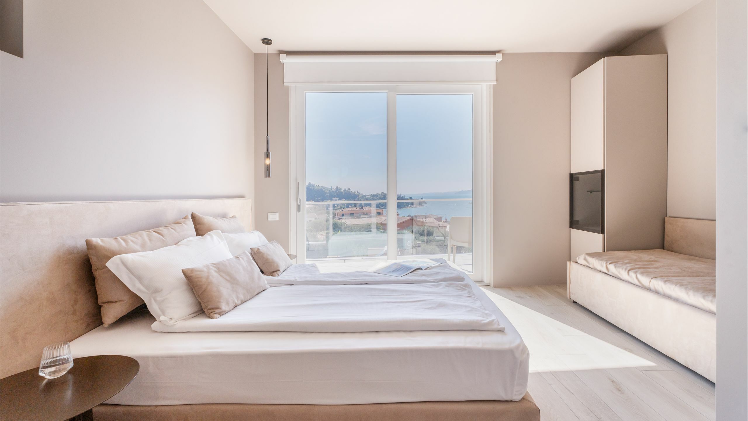Junior Suite with balcony and side lake view - HOTEL DIANA MALCESINE
