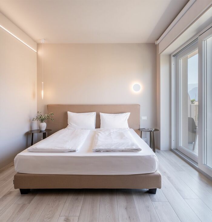 Doppelzimmer Prestige mit Balkon | Entspannung mit Blick auf den Pool