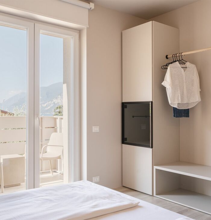 Superior Doppelzimmer mit Balkon und seitlichem Seeblick | Ein Blick auf den See