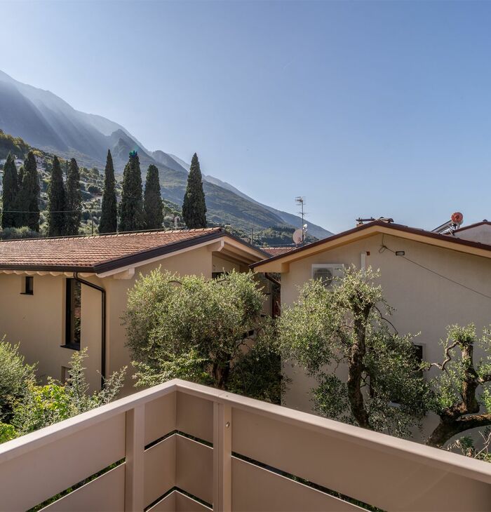 Superior Doppelzimmer mit Balkon und seitlichem Seeblick | Ein Blick auf den See
