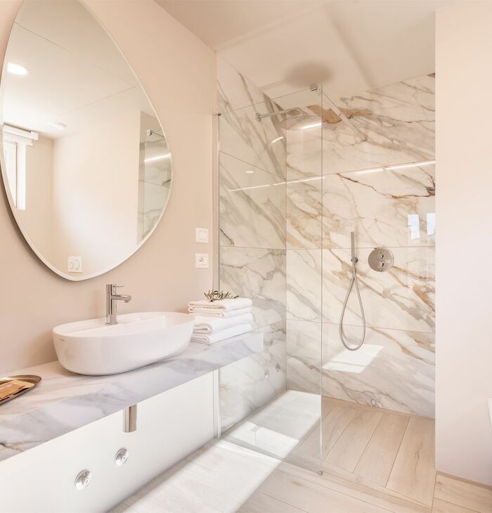 Superior Doppelzimmer mit Balkon und seitlichem Seeblick | Ein Blick auf den See