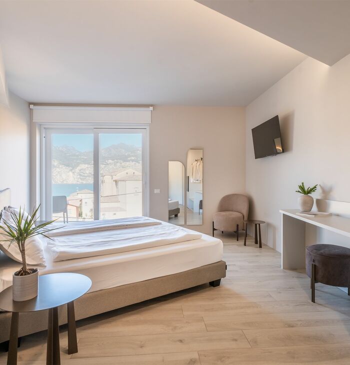 Deluxe Zimmer mit Balkon und Seeblick | Freier Blick auf den See