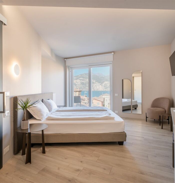 Deluxe Zimmer mit Balkon und Seeblick | Freier Blick auf den See