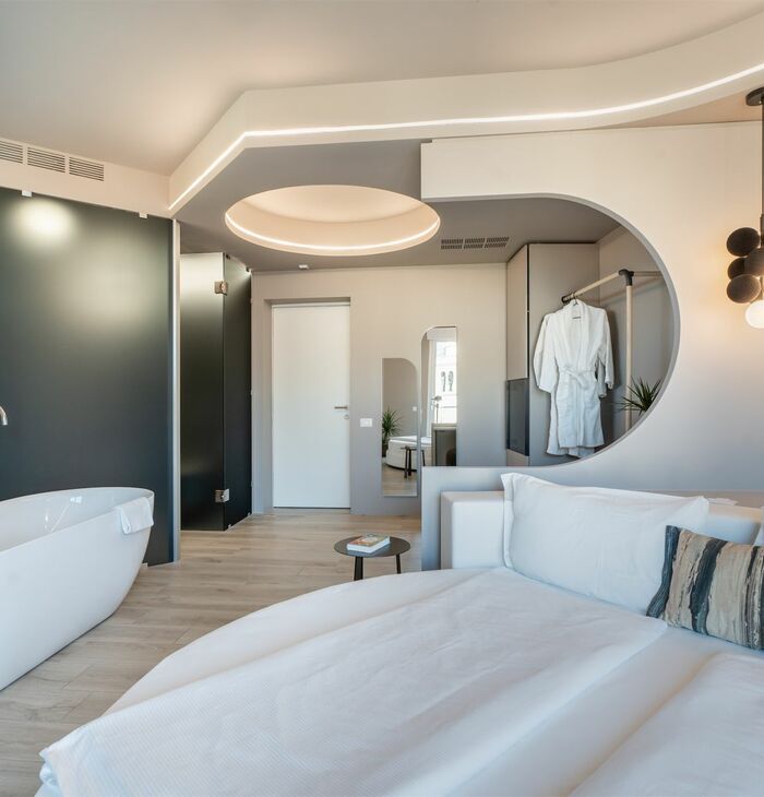 Superior Junior Suite with balcony and lake view | Elegance with a view