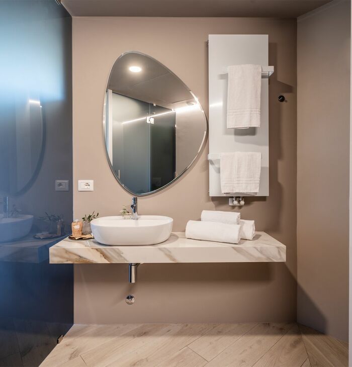 Superior Junior Suite with balcony and lake view | Elegance with a view
