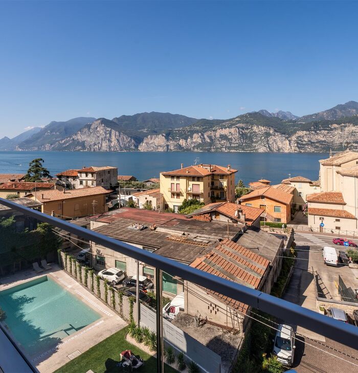 Superior Junior Suite with balcony and lake view | Elegance with a view