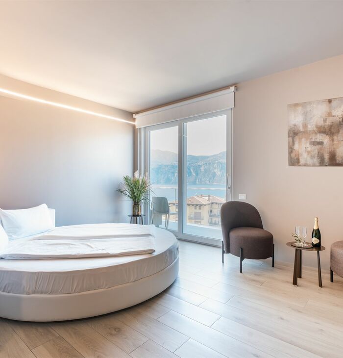 Junior Suite Deluxe mit Balkon und Seeblick | Design und Atmosphäre
