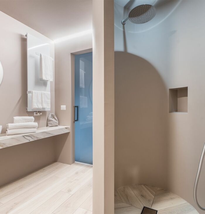 Junior Suite Deluxe mit Balkon und Seeblick | Design und Atmosphäre